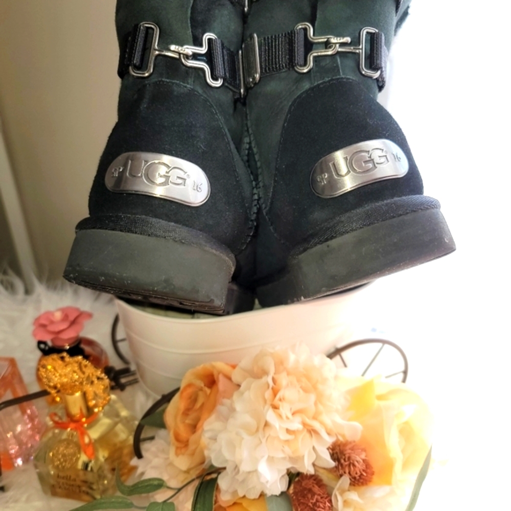 UGG boots - Picture 2 of 7